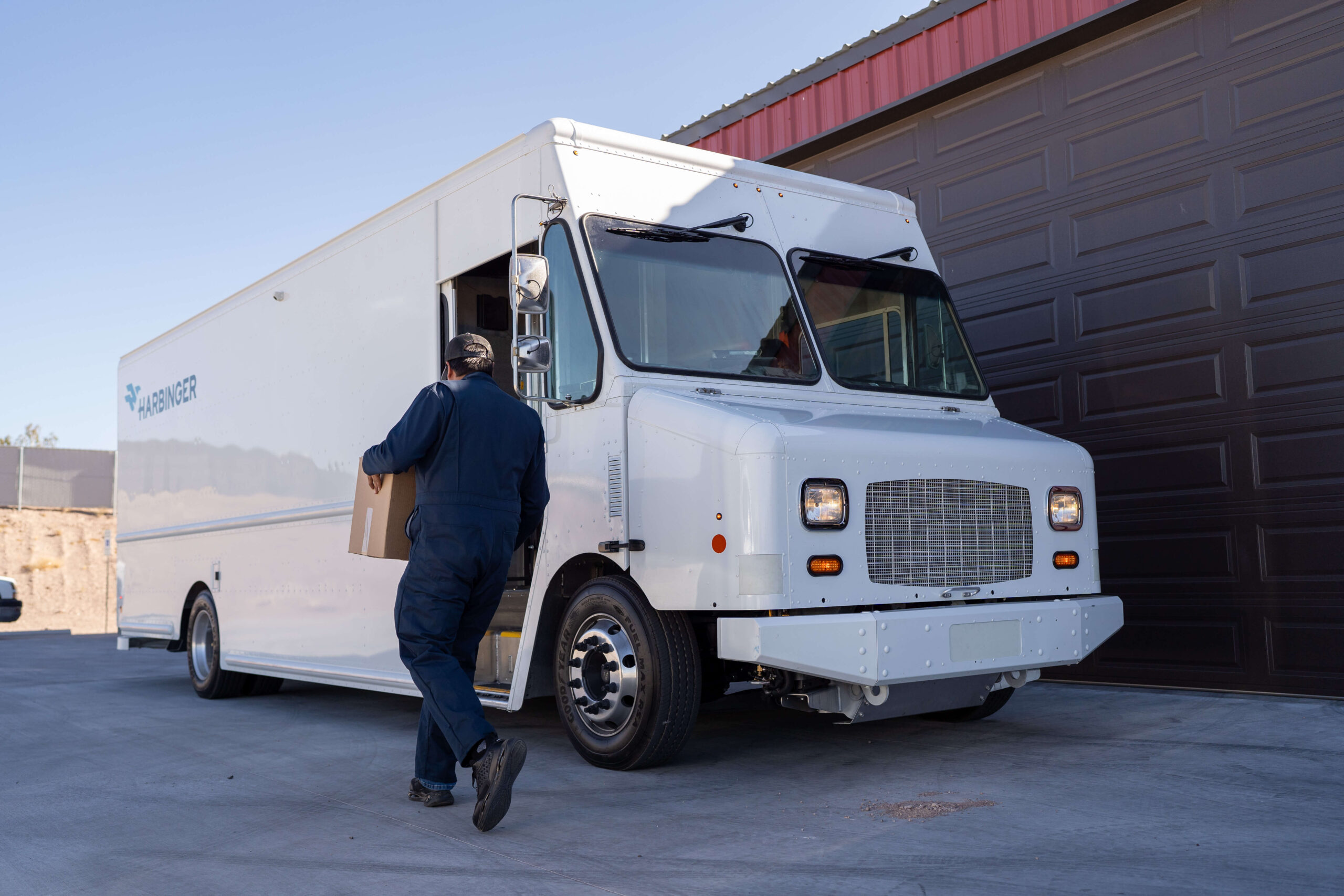 Harbinger | Our Products | Plug-in Hybrid Chassis - Urban Delivery Harbinger | Our Products | Plug-in Hybrid Chassis - Urban Delivery