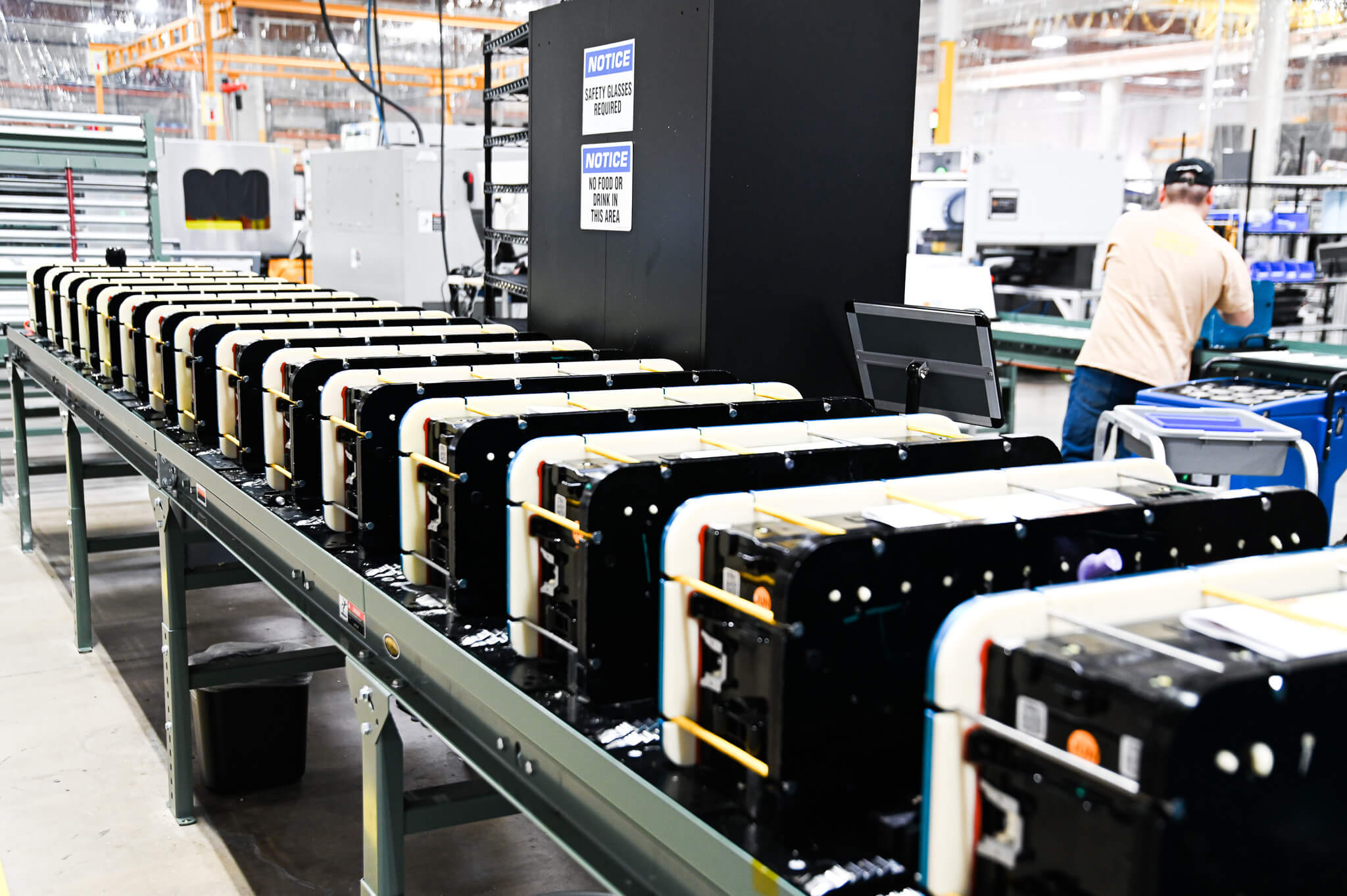 Featured image for “Panasonic Energy Named Official Battery Cell Supplier for Harbinger’s Medium-Duty Electric Vehicles”